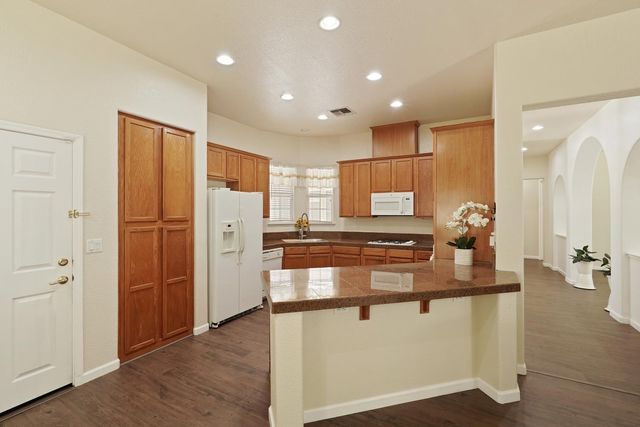 6259 Riverbank Cir, Stockton, CA 95219