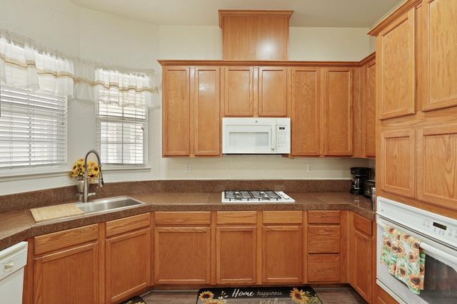 6259 Riverbank Cir, Stockton, CA 95219