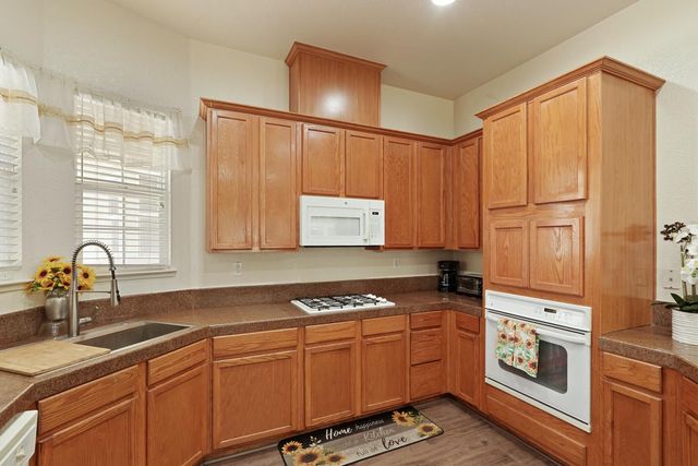 6259 Riverbank Cir, Stockton, CA 95219