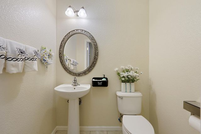6259 Riverbank Cir, Stockton, CA 95219