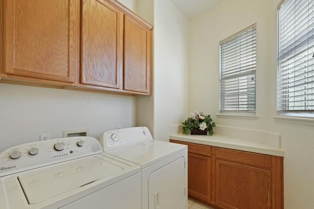 6259 Riverbank Cir, Stockton, CA 95219