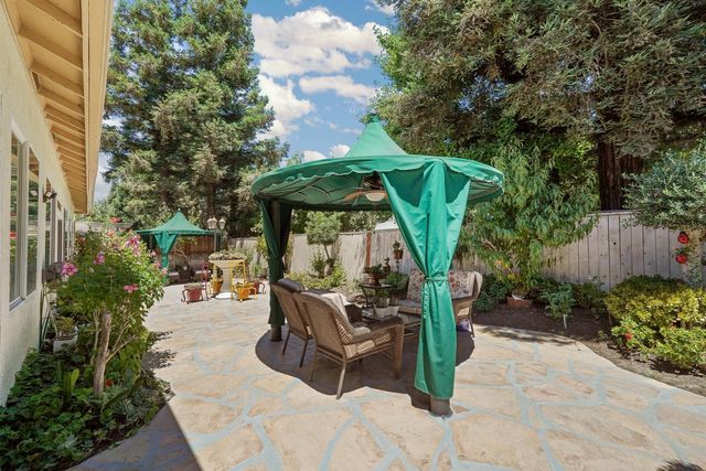6259 Riverbank Cir, Stockton, CA 95219