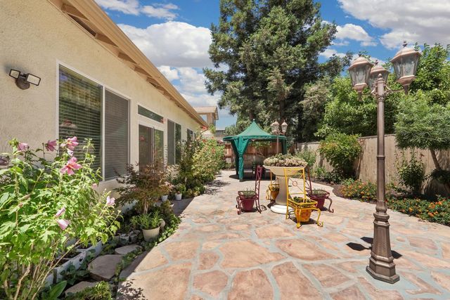 6259 Riverbank Cir, Stockton, CA 95219