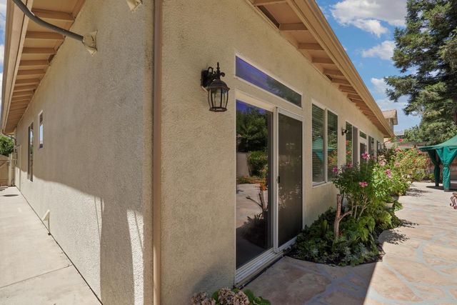 6259 Riverbank Cir, Stockton, CA 95219