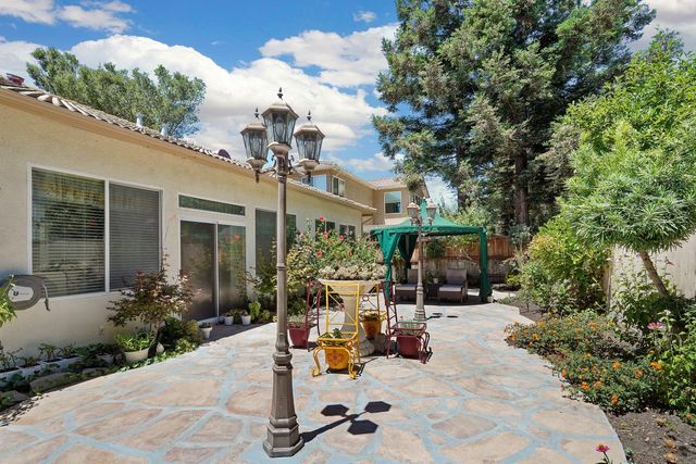 6259 Riverbank Cir, Stockton, CA 95219