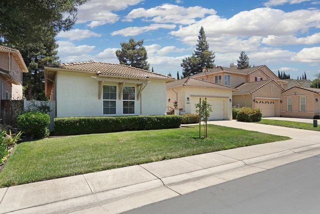 6259 Riverbank Cir, Stockton, CA 95219