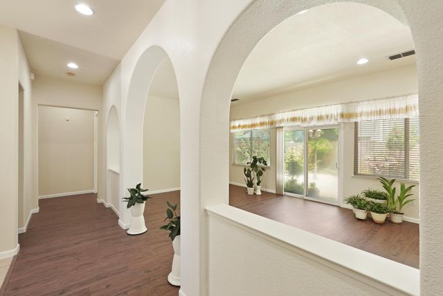 6259 Riverbank Cir, Stockton, CA 95219
