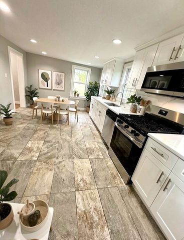 14 Elm Ave, Holbrook, MA 02343