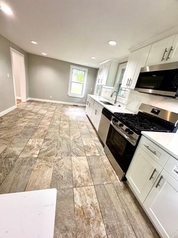 14 Elm Ave, Holbrook, MA 02343