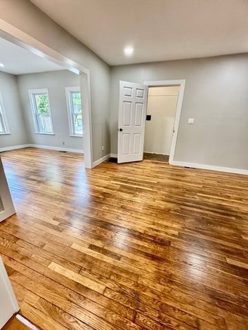 14 Elm Ave, Holbrook, MA 02343