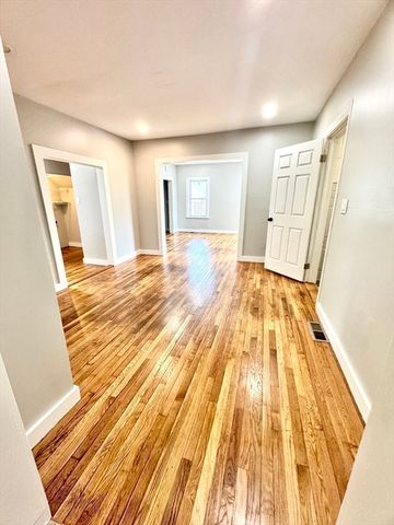 14 Elm Ave, Holbrook, MA 02343