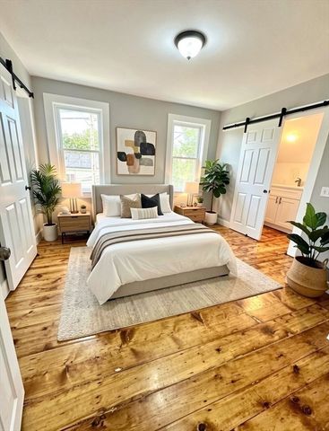 14 Elm Ave, Holbrook, MA 02343
