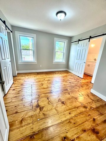 14 Elm Ave, Holbrook, MA 02343