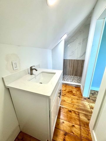 14 Elm Ave, Holbrook, MA 02343
