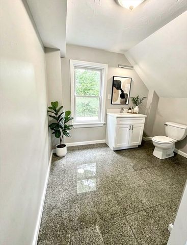 14 Elm Ave, Holbrook, MA 02343