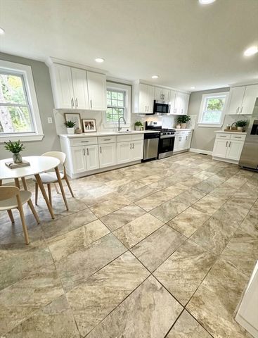 14 Elm Ave, Holbrook, MA 02343