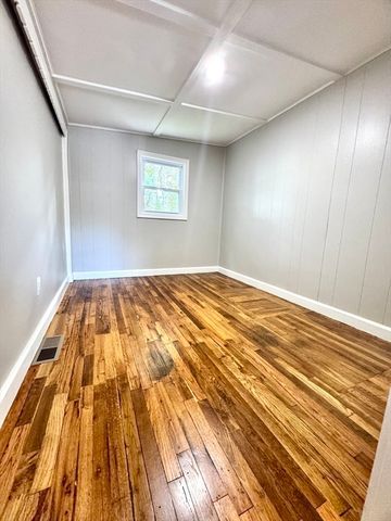 14 Elm Ave, Holbrook, MA 02343