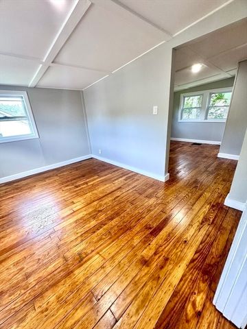 14 Elm Ave, Holbrook, MA 02343
