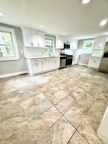 14 Elm Ave, Holbrook, MA 02343