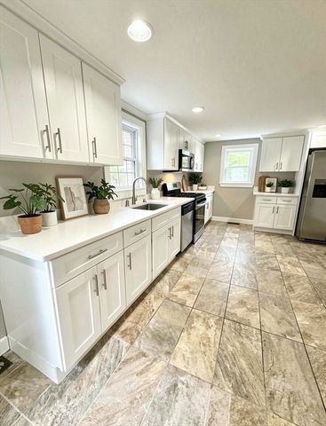 14 Elm Ave, Holbrook, MA 02343