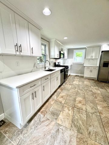 14 Elm Ave, Holbrook, MA 02343