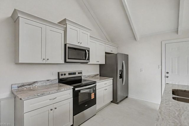 178 Shelby DR, Newport News, VA 23608