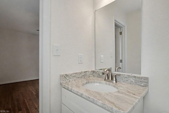 178 Shelby DR, Newport News, VA 23608