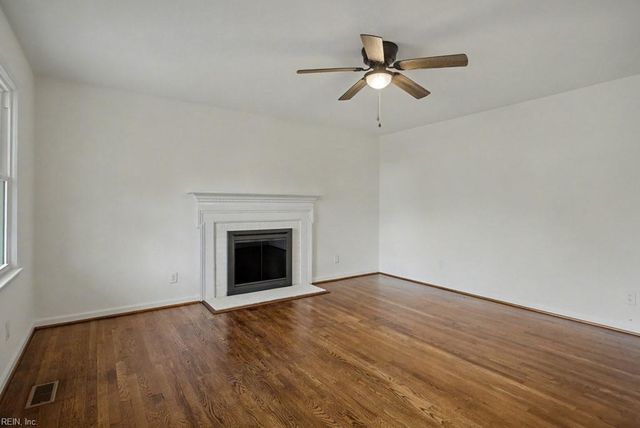 178 Shelby DR, Newport News, VA 23608