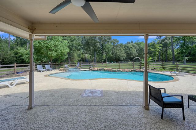 19215 Veterans Road, Magnolia, TX 77355
