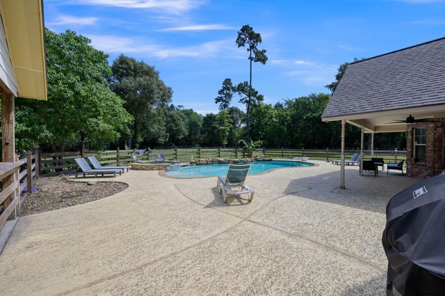 19215 Veterans Road, Magnolia, TX 77355