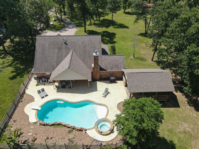 19215 Veterans Road, Magnolia, TX 77355
