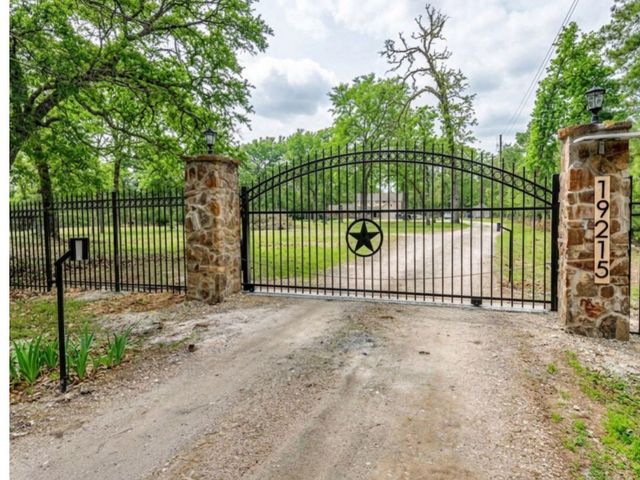 19215 Veterans Road, Magnolia, TX 77355