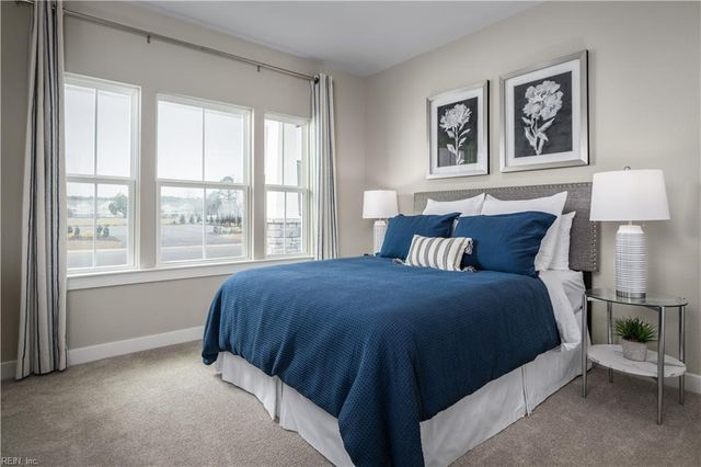 2209 Mainsail DR, Carrollton, VA 23314