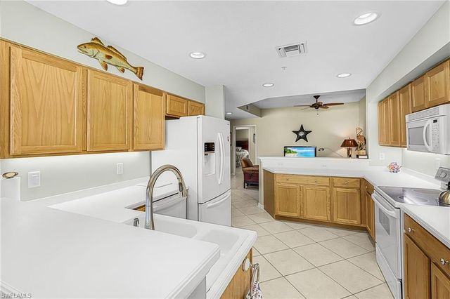 4141 Bay Beach LN 442, Fort Myers Beach, FL 33931
