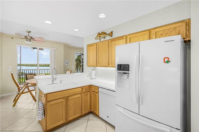4141 Bay Beach LN 442, Fort Myers Beach, FL 33931