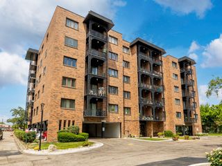 9332 Landings Lane 203D, Des Plaines, IL 60016