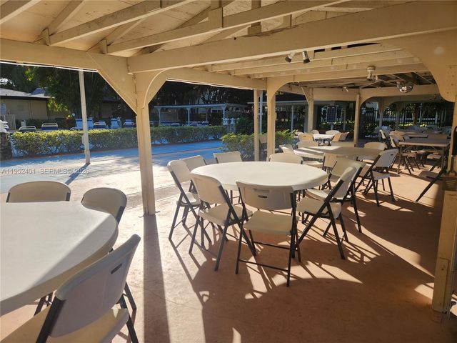 5100 NW 35th Street 101, Lauderdale Lakes, FL 33319