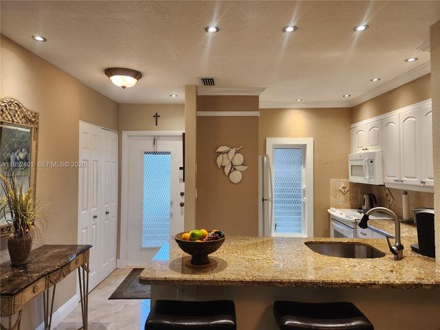 5100 NW 35th Street 101, Lauderdale Lakes, FL 33319