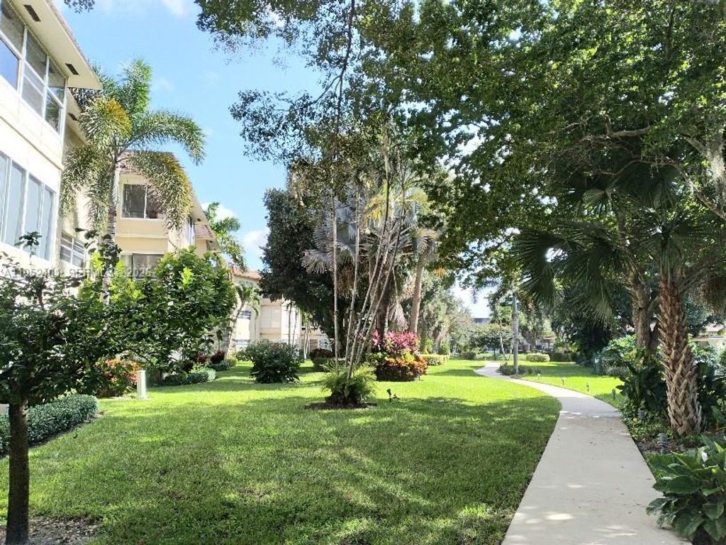 5100 NW 35th Street 101, Lauderdale Lakes, FL 33319