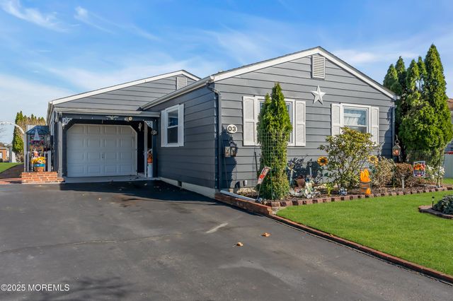 3 Miramar Court, Toms River, NJ 08757