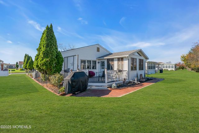 3 Miramar Court, Toms River, NJ 08757