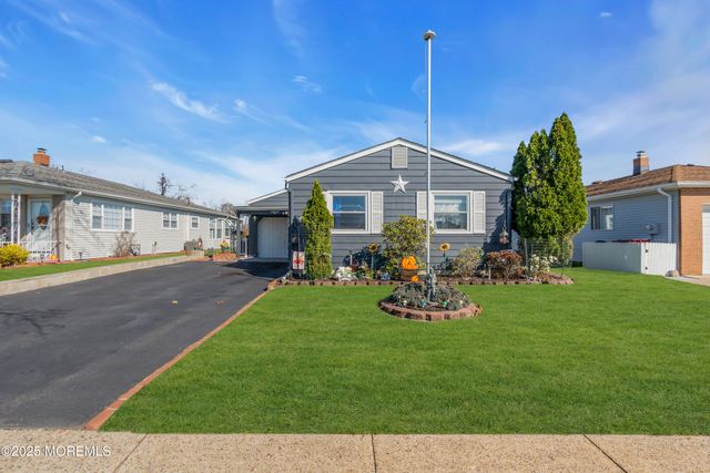 3 Miramar Court, Toms River, NJ 08757