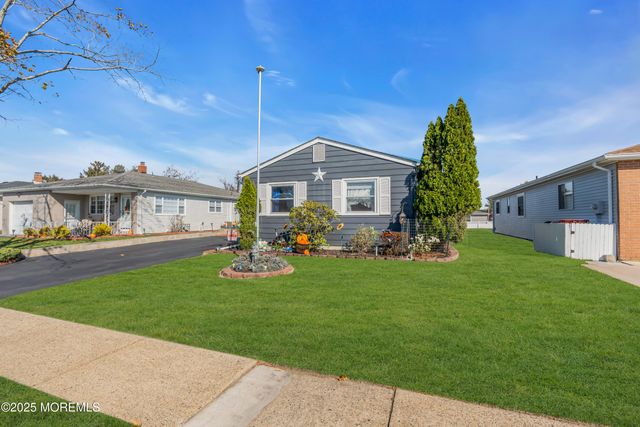 3 Miramar Court, Toms River, NJ 08757