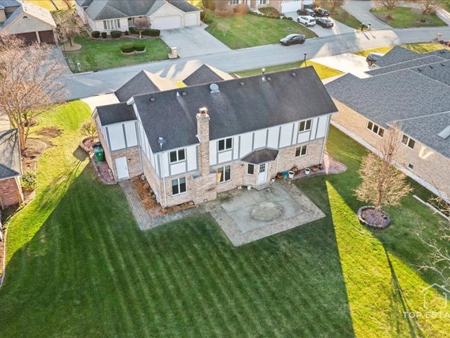 13124.W. Beaver Lake Common, Homer Glen, IL 60491