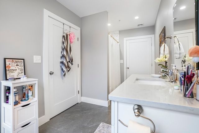 245 Bussey St 404, Dedham, MA 02026