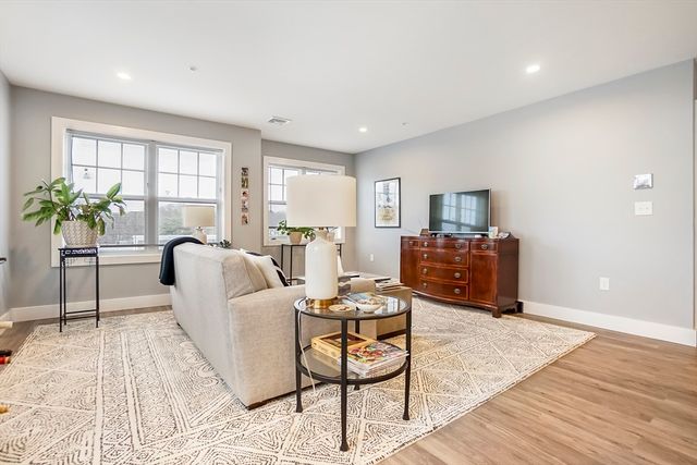 245 Bussey St 404, Dedham, MA 02026