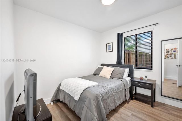 1530 N 69th Way, Hollywood, FL 33024