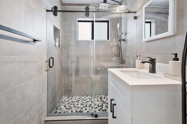 1530 N 69th Way, Hollywood, FL 33024