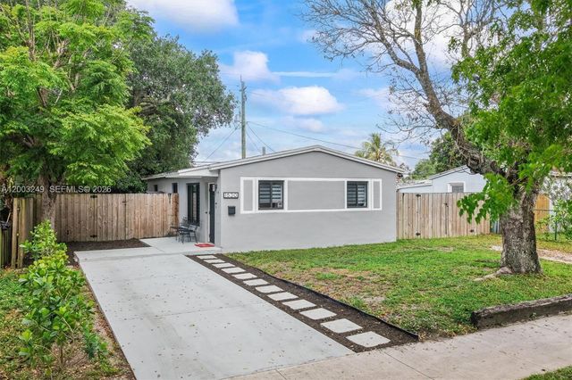 1530 N 69th Way, Hollywood, FL 33024