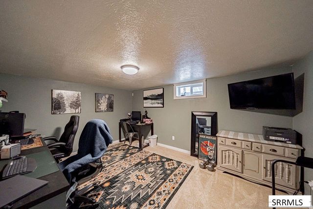 1058 Vine Avenue, Idaho Falls, ID 83402